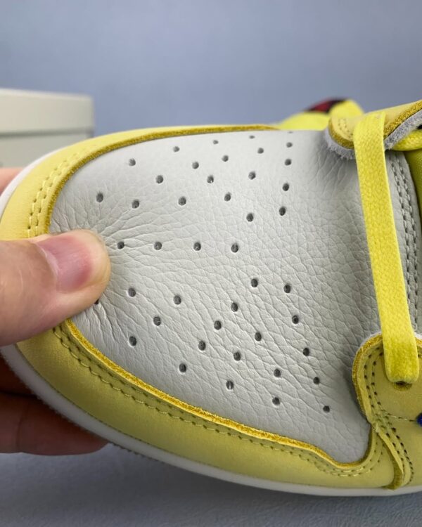 Air Jordan 1 Low Travis Canary