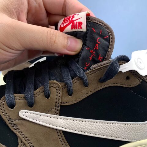AJ1 Low TS Mocha (1)