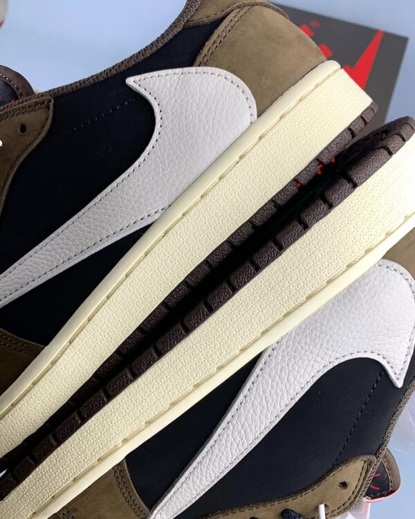 Air Jordan 1 Low TS Mocha