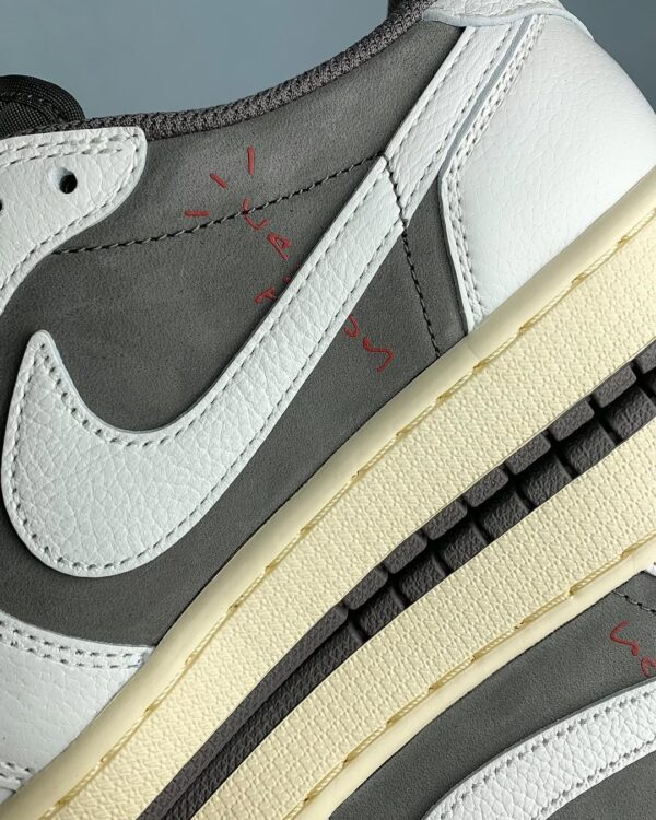 Air Jordan 1 Low Travis Reverse Mocha