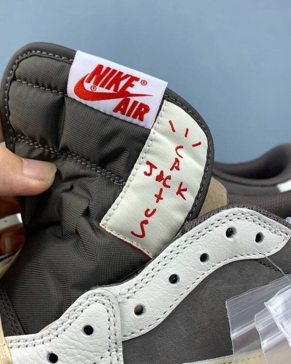 Air Jordan 1 Low Travis Reverse Mocha