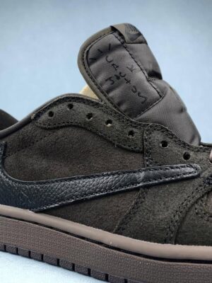 AJ1 Low Travis Velvet Brown (1)