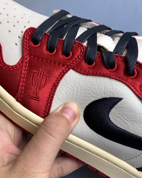 Air Jordan 1 Low Trophy Room