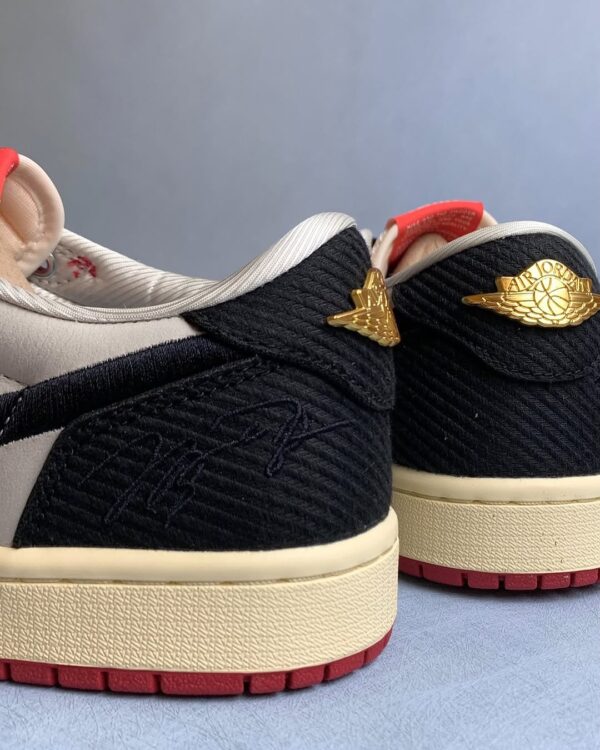 Air Jordan 1 Low Trophy Room
