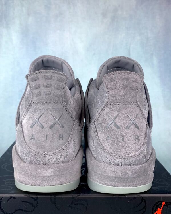Air Jordan 4 Kaws