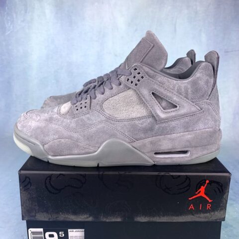 Air Jordan 4 Kaws