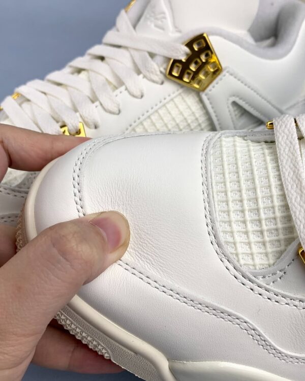 Air Jordan 4 Metallic Gold