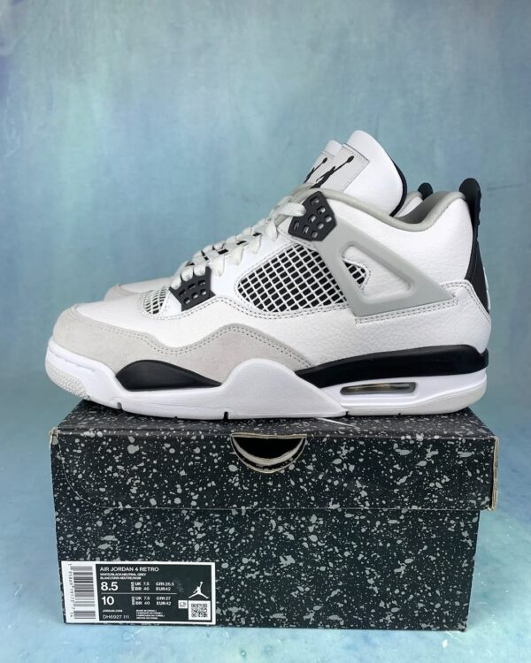 Air Jordan 4 Military Black