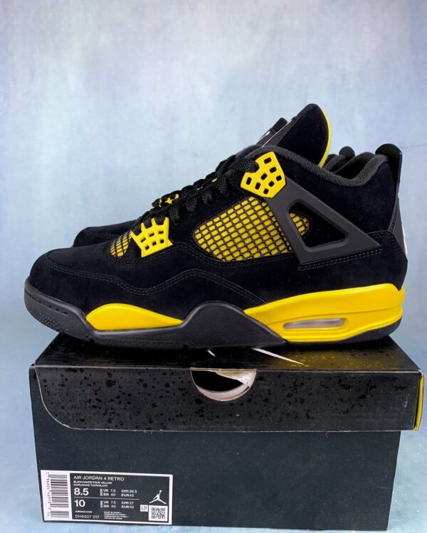 Air Jordan 4 Thunder