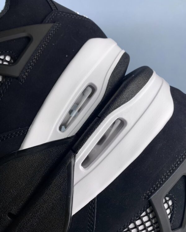 Air Jordan 4 White Thunder