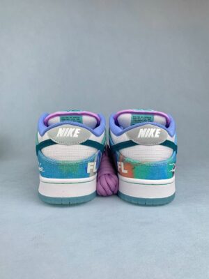 SB Dunk Futura (2)