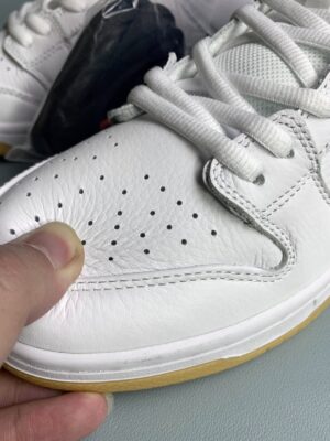 SB Dunk Orange label (1)