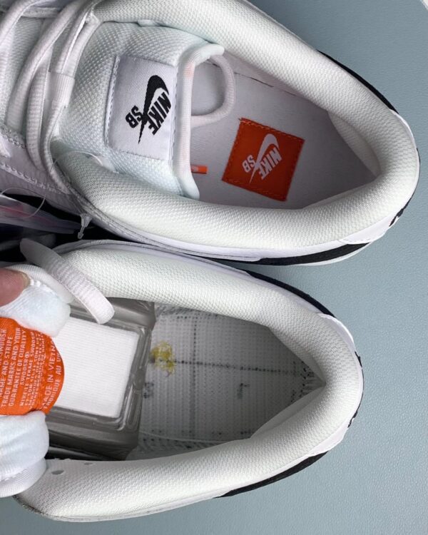 SB Dunk Orange label