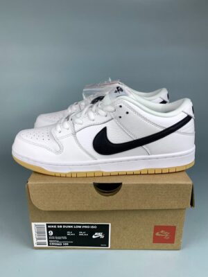 SB Dunk Orange label