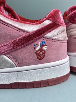 SB Dunk Strangelove (1)