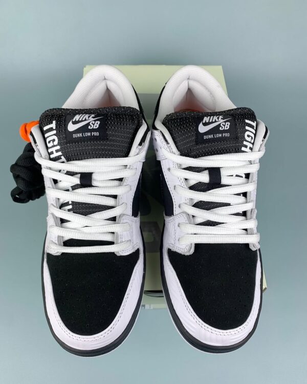 SB Dunk Tightbooth