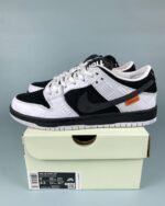 SB Dunk Tightbooth