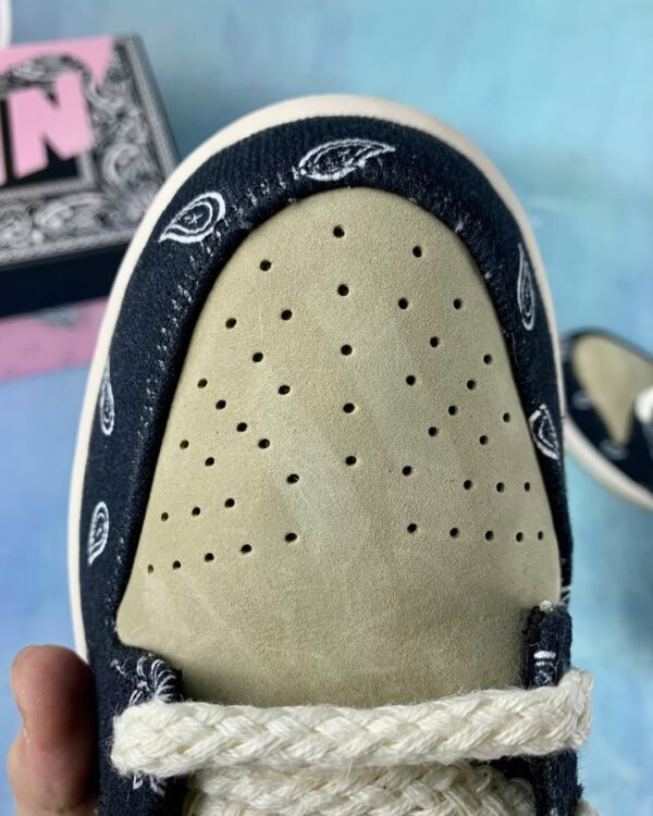SB Dunk Travis Scott