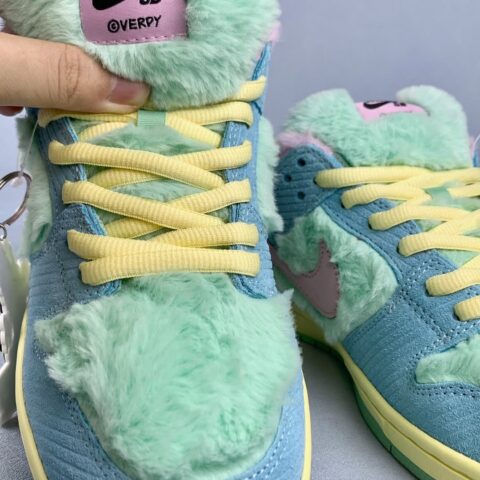 SB Dunk Verdy (1)